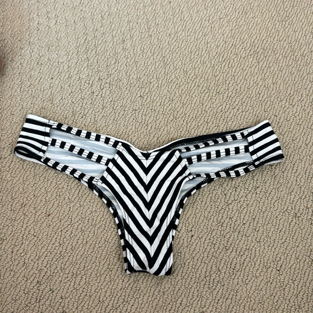 Montce black and white striped bottoms